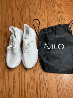 Mlo White Knit Sneakers - Lightweight Casual Shoes new with tags size 11